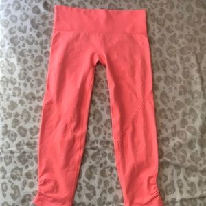 Lululemon Seamless Capri (Coral / 6)